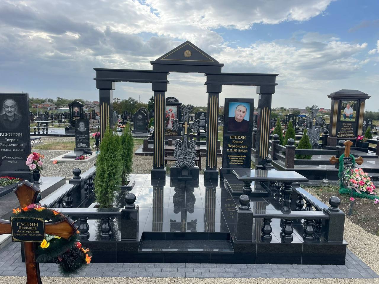 Памятники элитный 47
